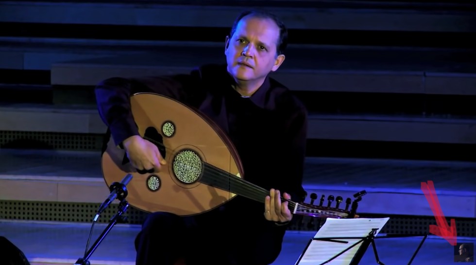 Afficher la vidéo Anouar Brahem "Parfum de Gitane" Live in Tunis - 1997