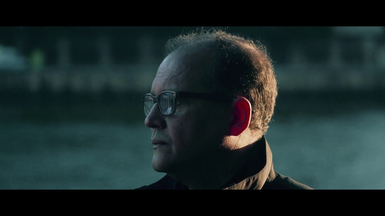 Afficher la vidéo Anouar Brahem "Bom Dia Rio" (Official Music Video) - 2017