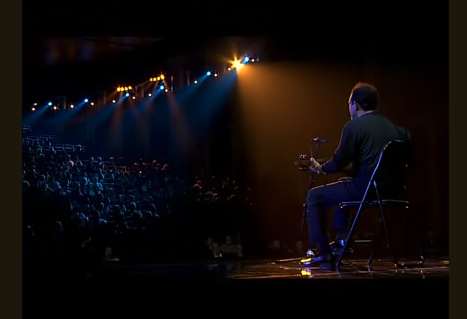 Afficher la vidéo Anouar Brahem "Astrakan Café" - Victoires du Jazz ceremony - 2004